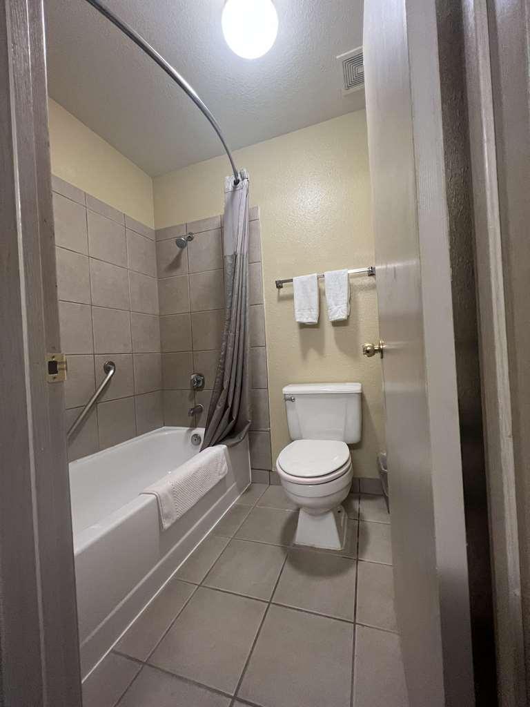 Surestay Hotel By Best Western Wells Buitenkant foto